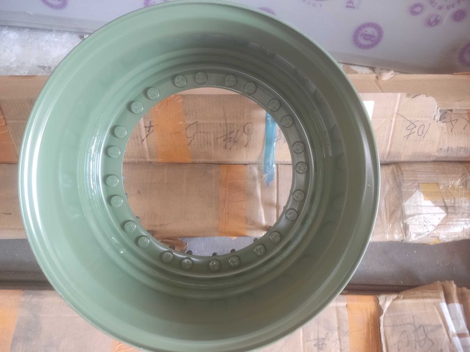 Диски посилені на Хаммер 8.25 x 16.5 GM 24-Bolt Америка. Без ранфлет.