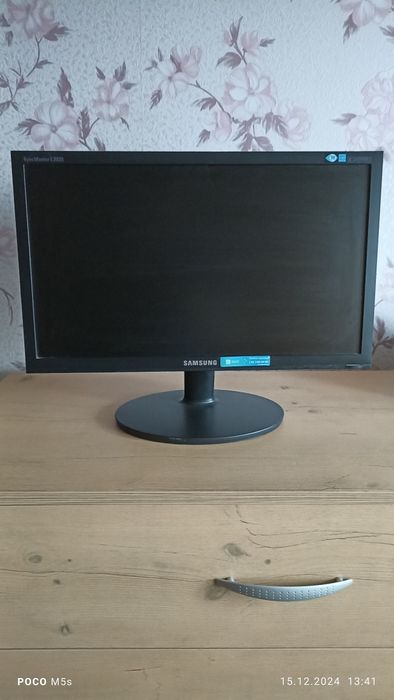 Системні блоки, монітор та інше.