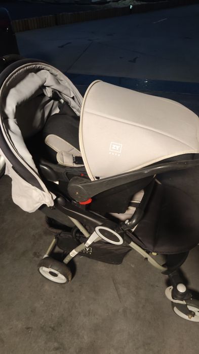 Conjunto Carrinho + Ovo ZY Safe – Prático e em bom estado!