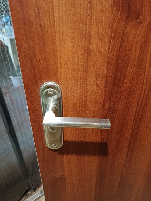 двері міжкімнатні або туалет ванна