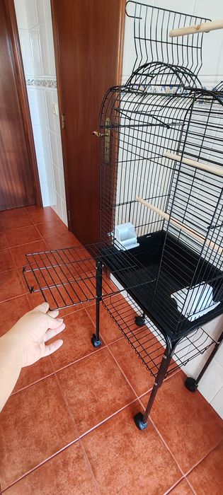 Gaiola grande nova em caixa