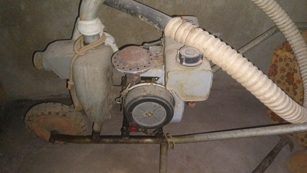 Motor de rega com mangueira