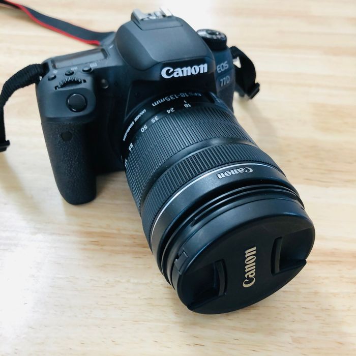 Corpo Canon 77D DSLR