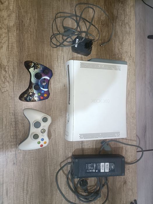 Xbox 360 + Kinect + volante + jogos