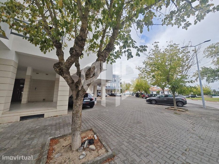 Apartamento T3 para Arrendamento em Fernão Ferro | Avenida dos Redo...
