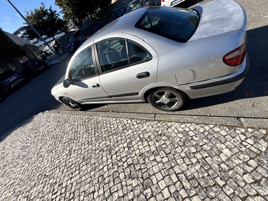 Carro nissan barrato