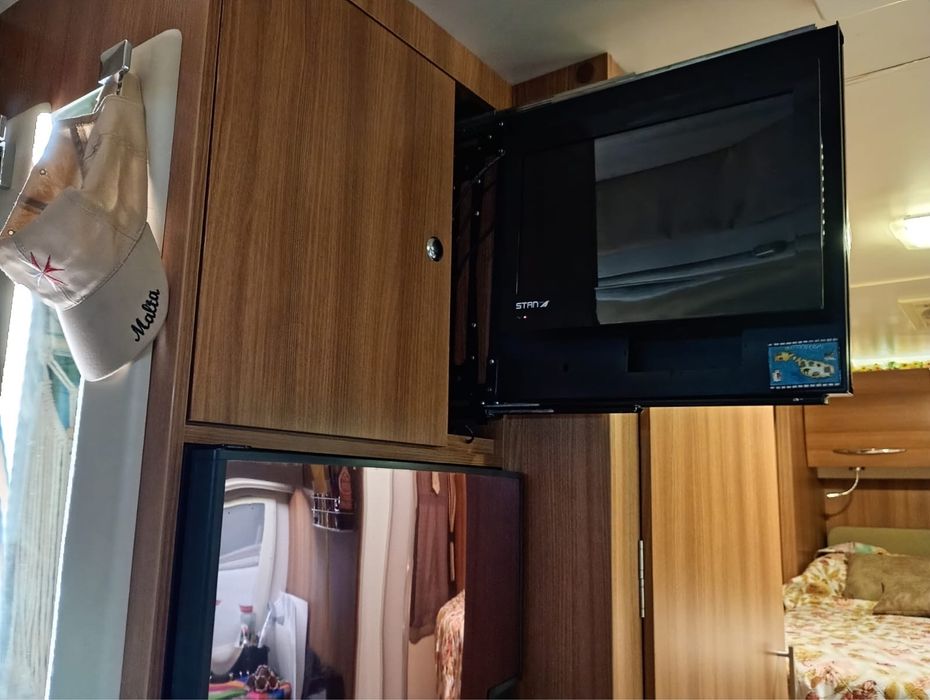 Autocaravana Perfilada Cama Central e Basculante