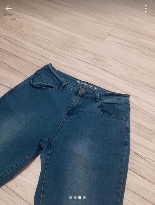 niebieskie jeansy damskie