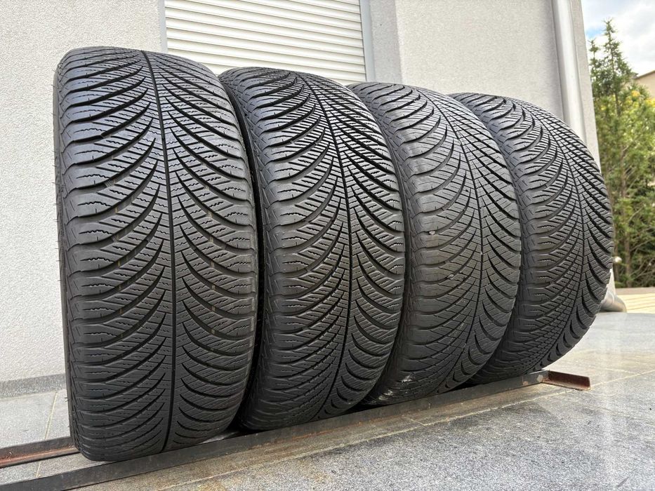 4szt całoroczne 215/55R17 GoodYear 7,5mm 2023r bdb stan! 4S165 gwar