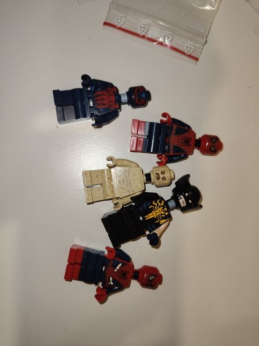 Lego Marvel spiderman  wolverine figurki