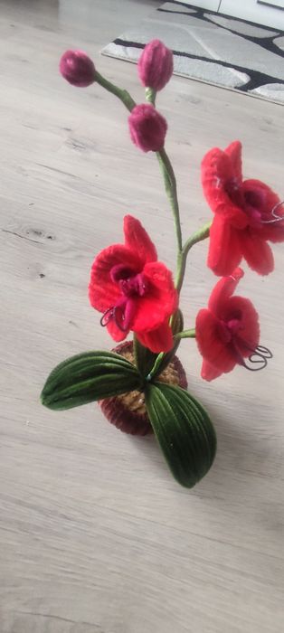 Sztuczny storczyk w doniczce