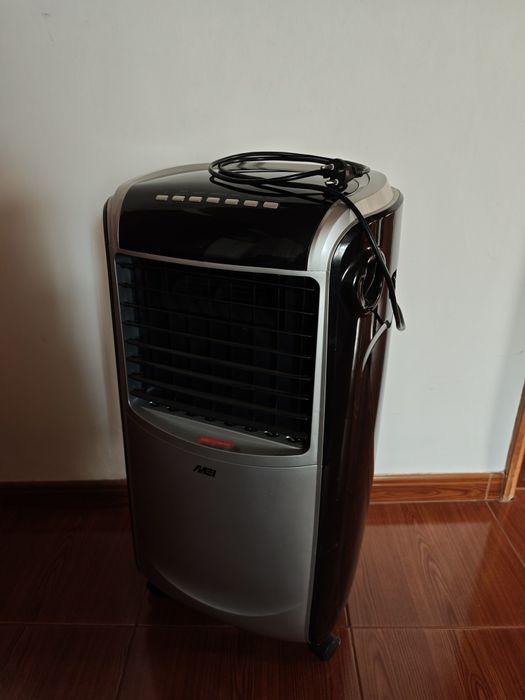 Vendo Climatizador Ar Quente e Frio