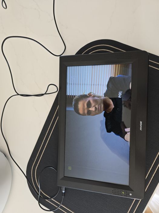 Telewizor przenośny led nvox dvb12t-d12