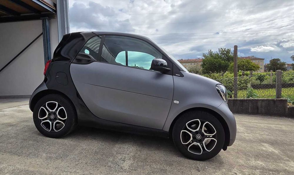 Smart ForTwo Coupé passion - 07-2016 - Gasolina - Apoio Braços Central