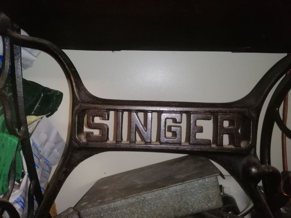 Швейна машина SINGER