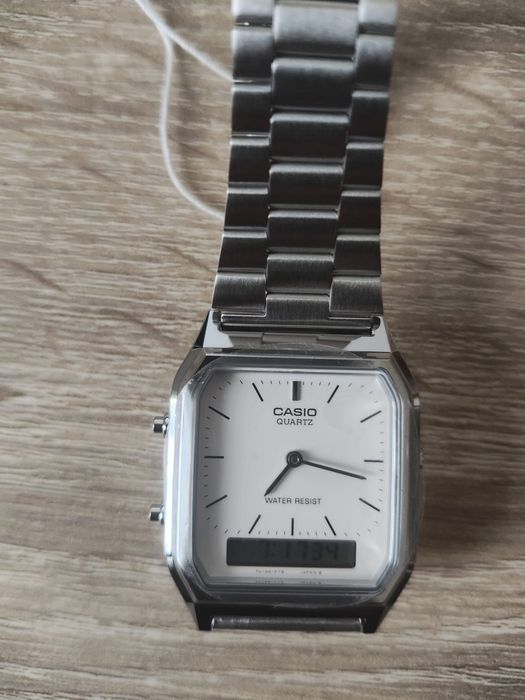 Zegarek Casio AQ 230A biały