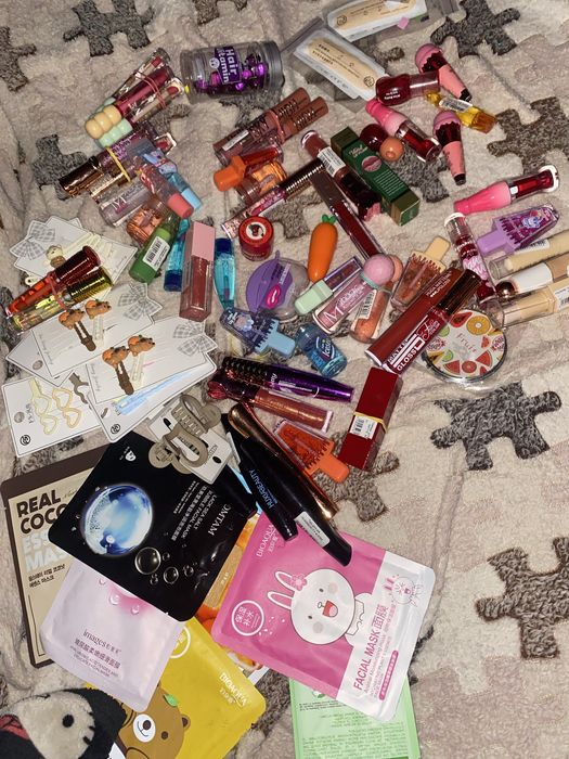 Оптова закупка  косметики (все повністю нове !)