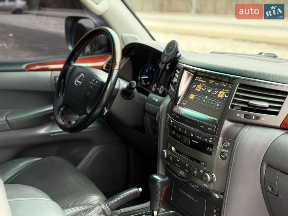 Продам Lexus LX570 ,еще два  дня