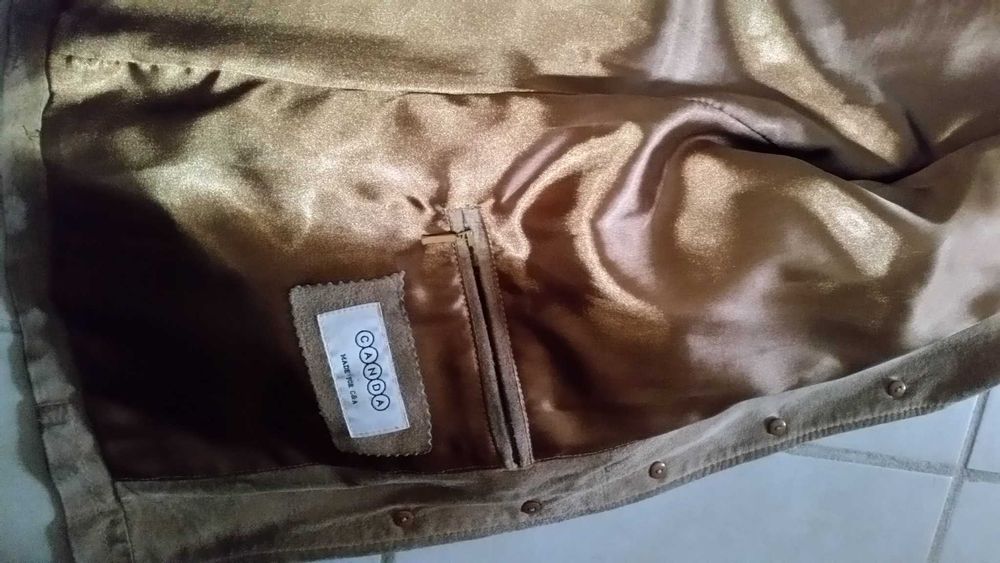 Casaco em pele verdadeira como Novo!