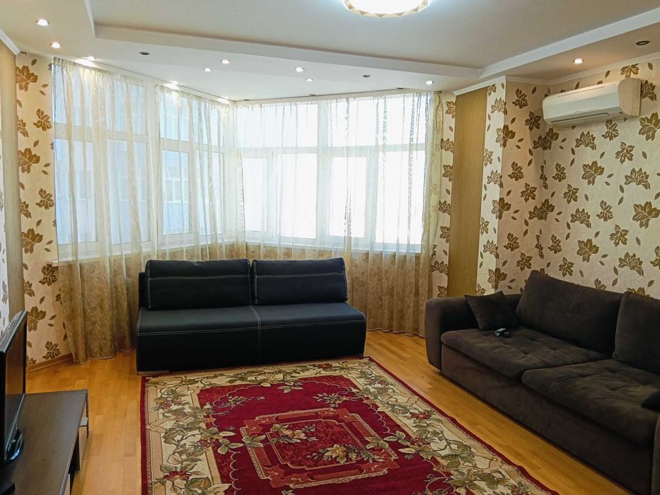 3кім. 90 кв.м. Генерала Воробйова 13Е