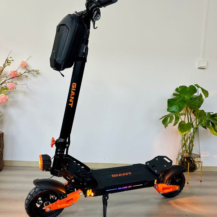 Электросамокат Giant Blade GT PRO 48V 18 - 16Ah, з сидінням, 2026 рік!