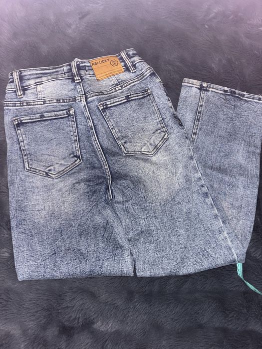 Джинси вільного крою