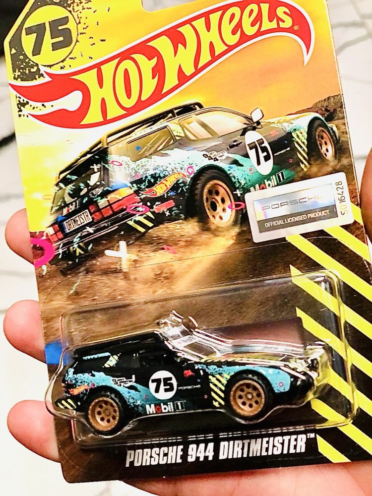 Hot Wheels Premium Porsche 944 Dirtmeister Mobil1 RLC