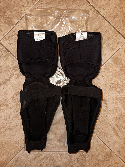 Caneleiras de Motocross Novas