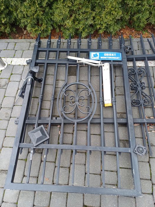 Furtka i 2 przesla oraz słupki