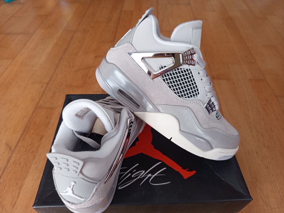 Buty Air Jordan 4 Retro Frozen Moments r.39 Oryginał
