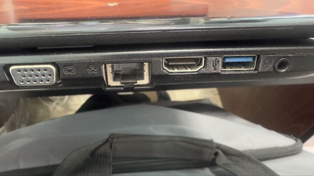 Ноутбук Acer Aspire E1-530 Intel Pentium