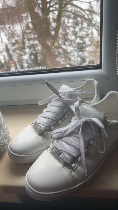 balenciaga arena biale