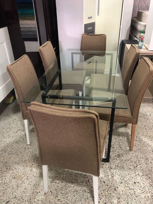 Mesa de Jantar com 6 cadeiras