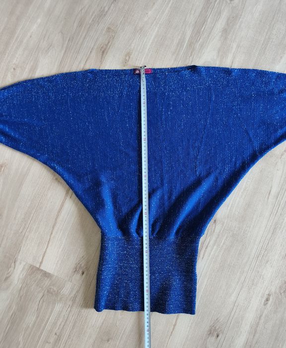Chabrowy Sweter Hiszpanka ze Srebrną Nitką – Blask i Styl