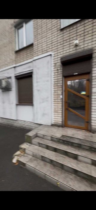 Комерційне приміщення з окремим входом 100м