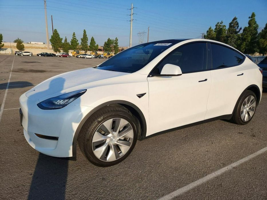 Tesla Model Y AWD / DUAL MOTOR / LONG RANGE / niski przebieg