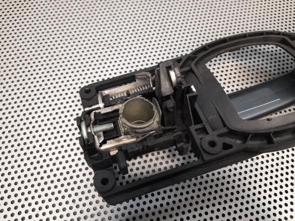 Puxador porta trás esquerdo AUDI A2 (8Z0)