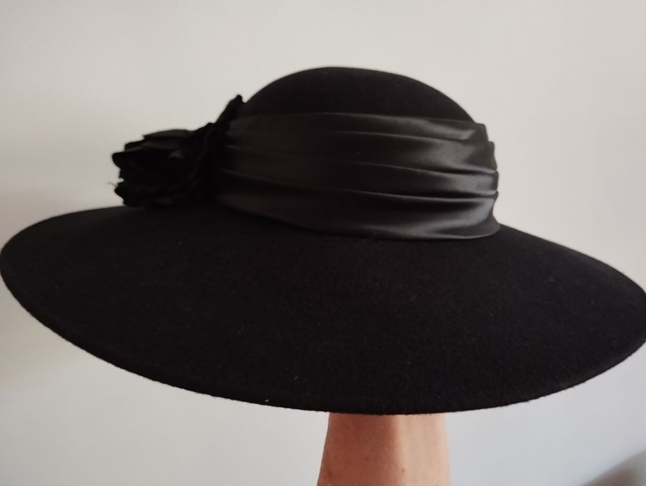 Chapéu/Capeline preto com 40cm de aba