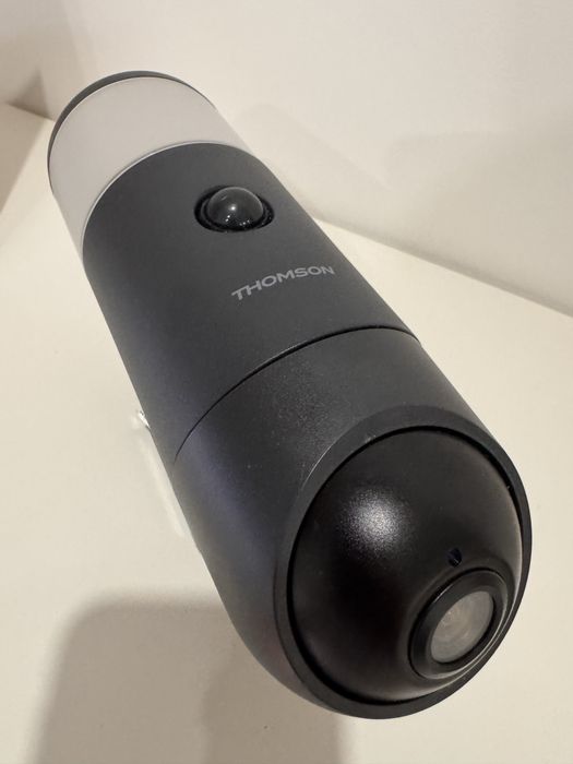 2 cameras de segurança com luz Thomson