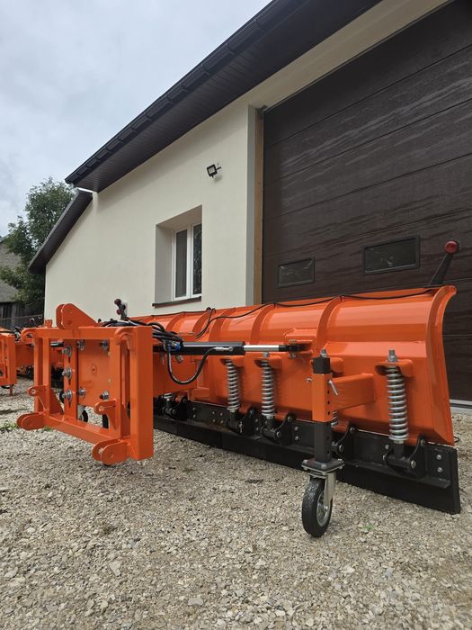 Nowy pług prosty z hydrauliką Metal-technik do tura tuza 2.6/3.0 m