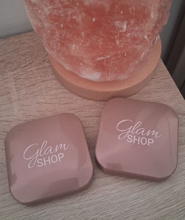 Zestaw dwóch kosmetyków róż i rozświetlacz Glamshop glam shop