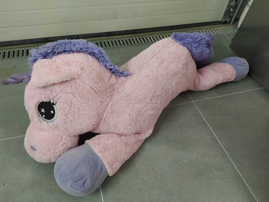 duży pluszowy jednorożec