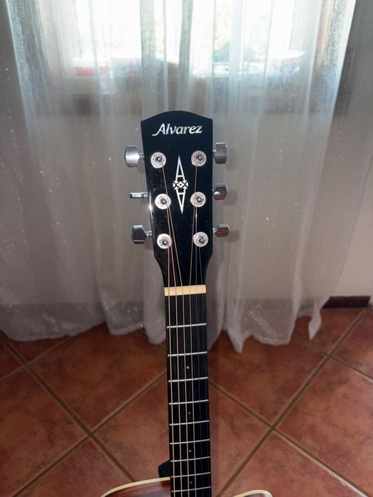 Guitarra Alvarez rd26ce