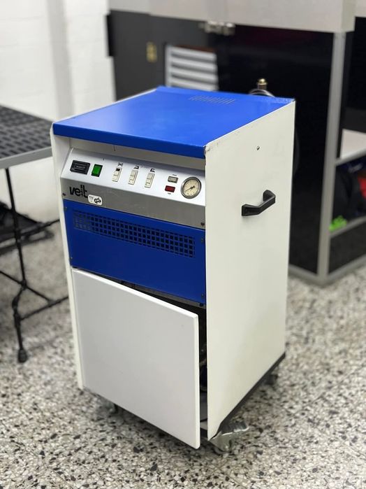 Maquinas de costura e gerador de calor