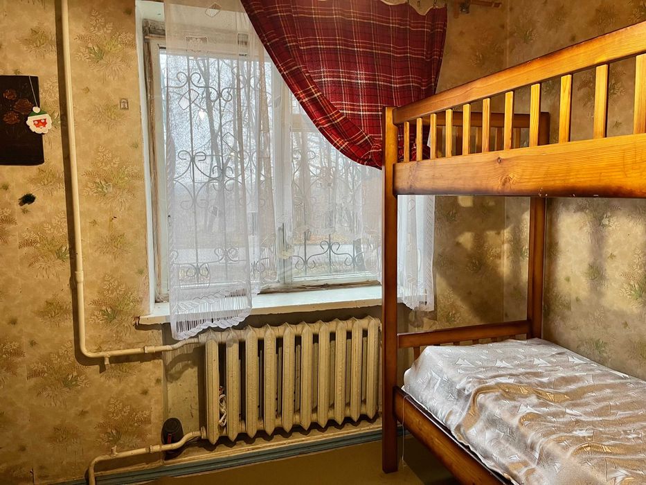 Продам 3 к.квартиру,р-н "Житломасив",вул.Металістів,4