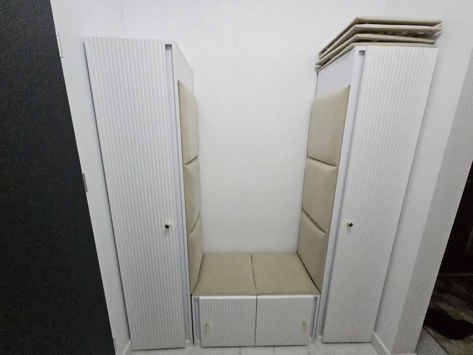 Zestaw mebli do przedpokoju