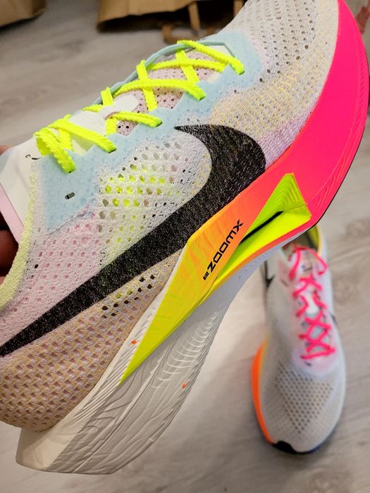 Кроссовки NIKE ZoomX Vaporfly NEXT % 3 нові original