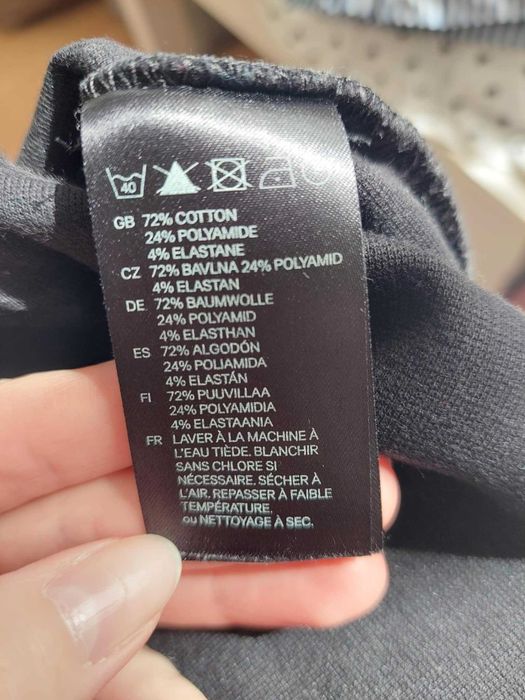 H&M czarna dopasowana spódnica mini 36 z zamkiem klasyczna basic mini