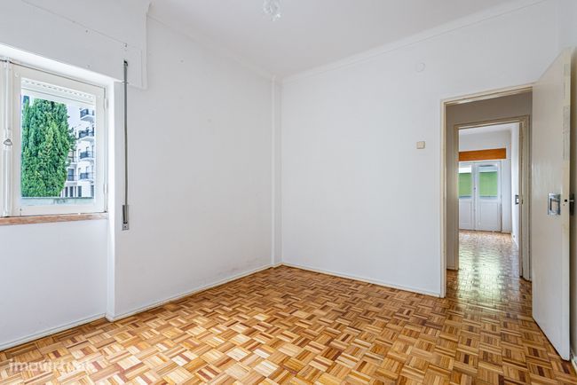 Apresento apartamento T3 com 2 varandas, localizado em Azambuja