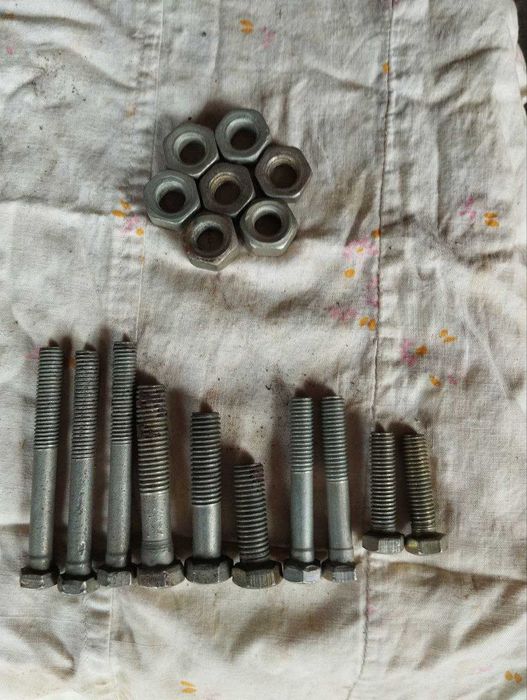 Продам гаку М10 и разные болты М8 и М10